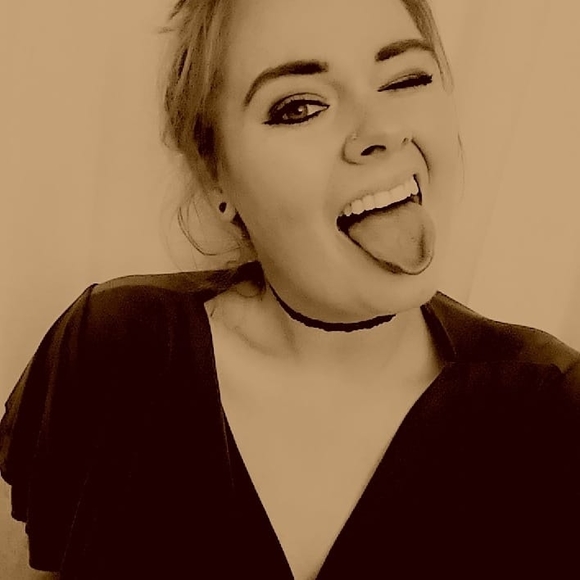 Meet your Posher, Emma - Picture 1 of 1